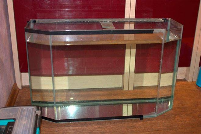 Проверка герметичности аквариума Проверка герметичности аквариума